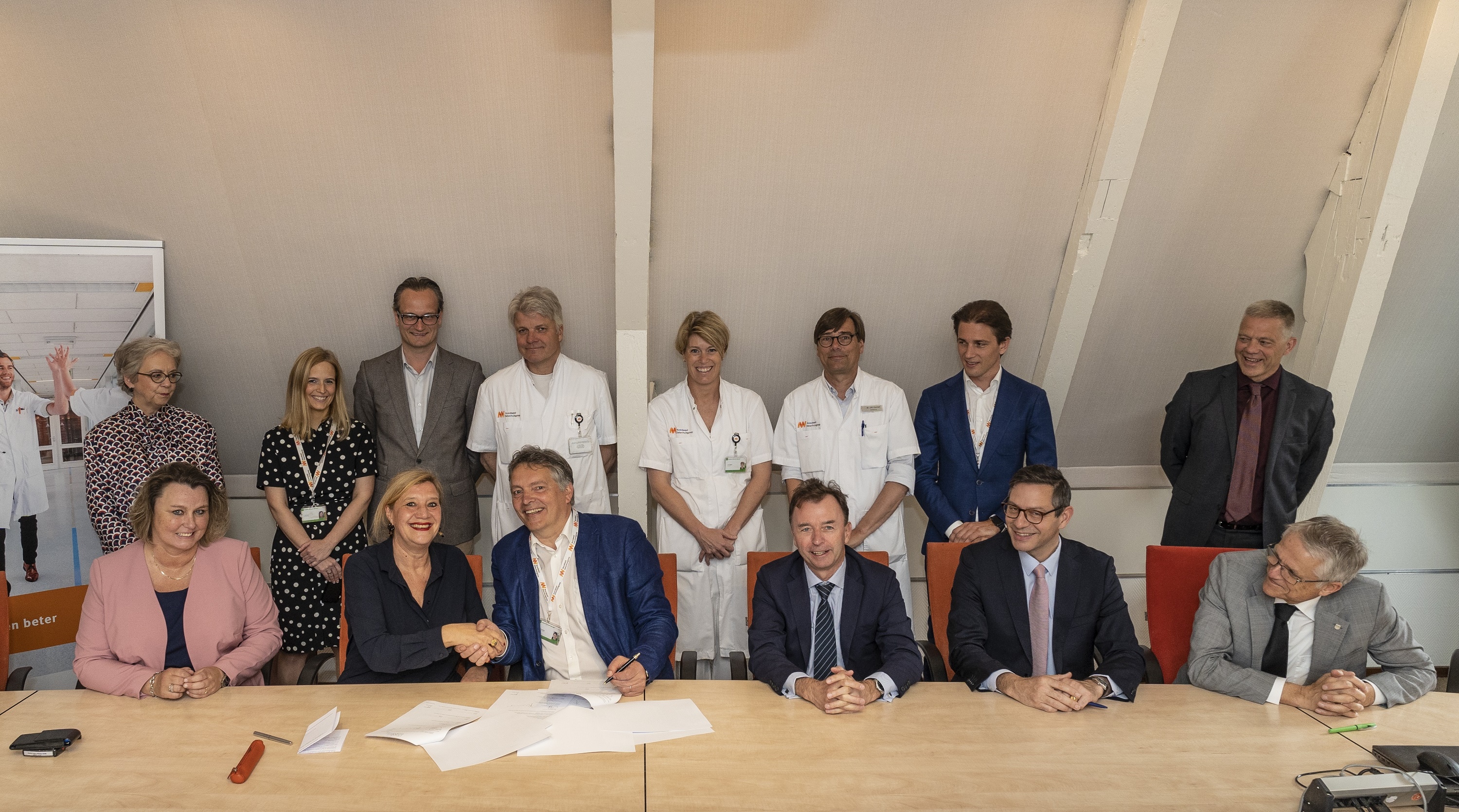 Ondertekening financiering.jpg